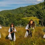 sanziene traditii comuna vidra